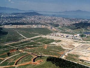 Início das obras da primeira etapa do empreendimento.